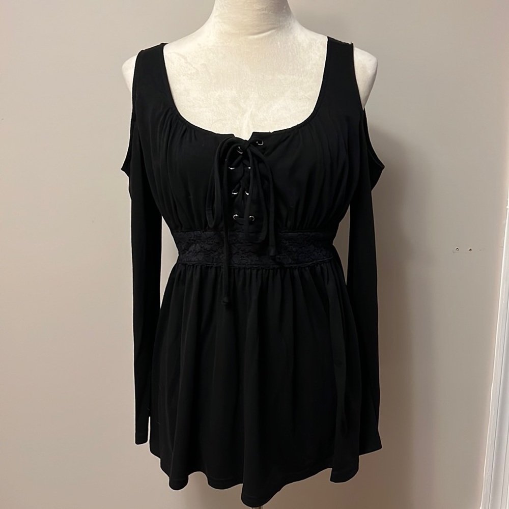 3 FOR $40 - Women’s open shoulder long sleeve top